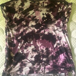LuLaRoe Black and Purple Graphic Cap Sleeve Tee